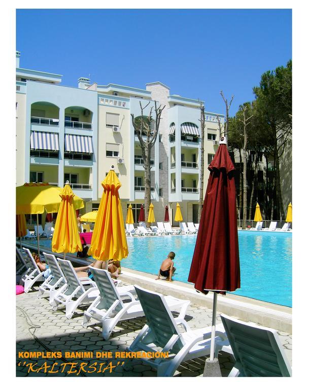 Arbi'S Pool View Apartment Golem  Exterior photo