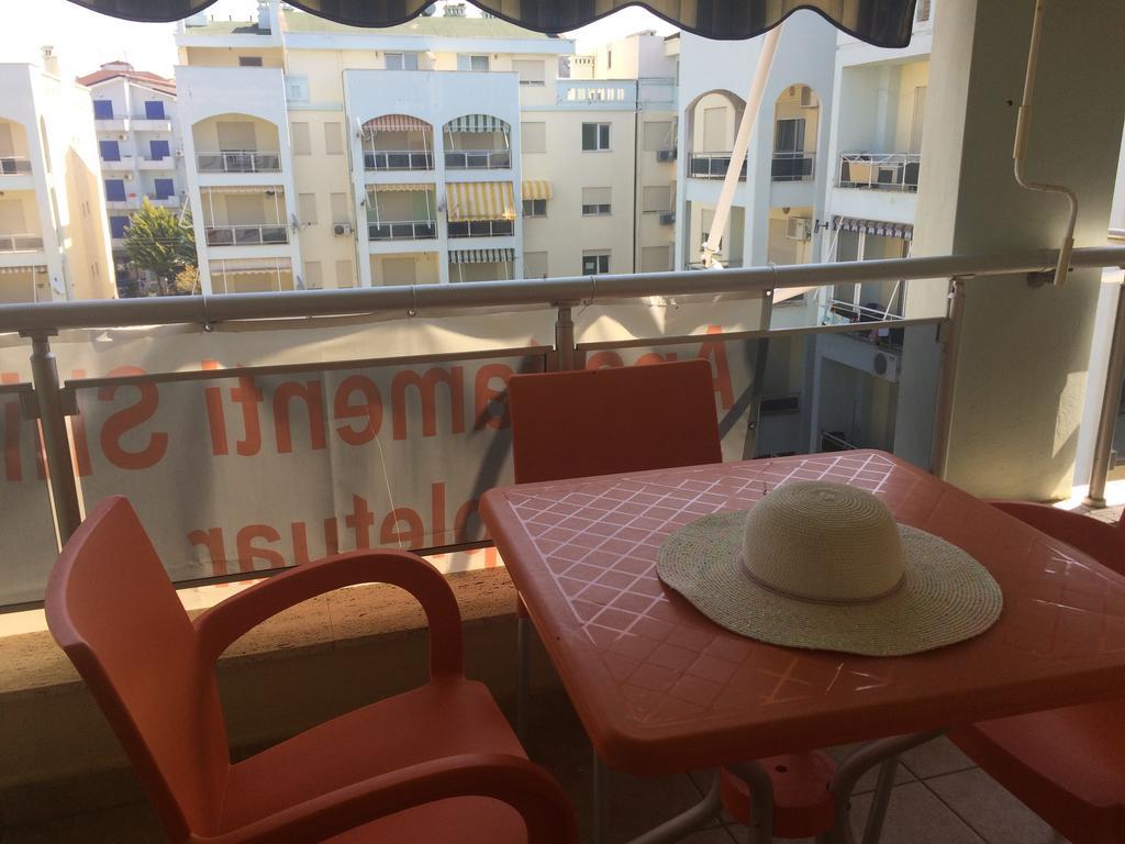 Arbi'S Pool View Apartment Golem  Exterior photo